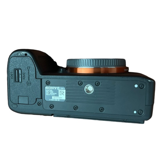 Sony - Alpha a7 III Mirrorless 4K Video Camera (Body Only) - Black - Picture 6 of 16